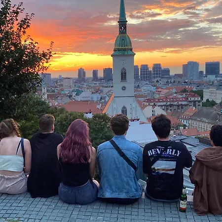 Urban Elephants 旅馆